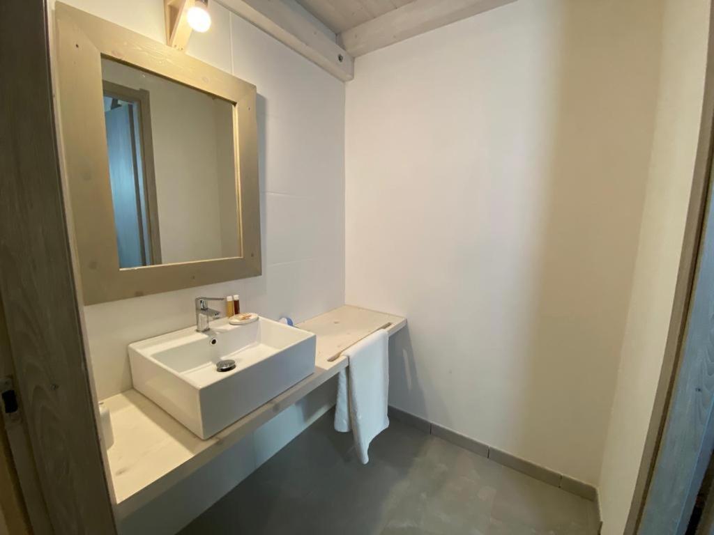 I Tre Schen Otel Calasetta Dış mekan fotoğraf